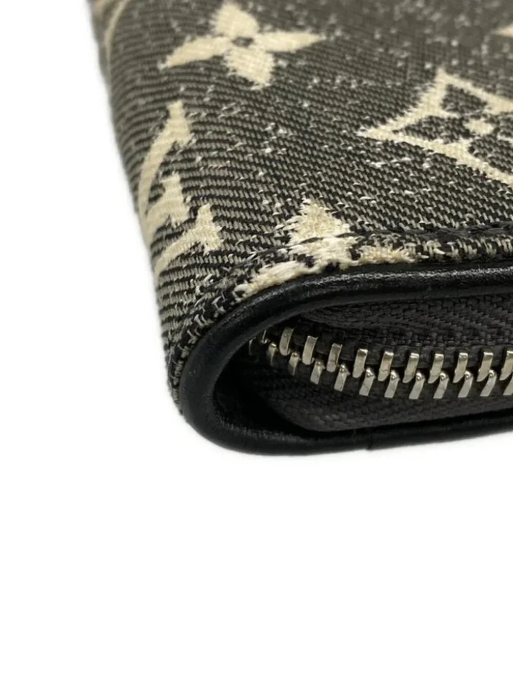 LOUIS VUITTON Zippy Wallet Gray Monogram Jacquard Denim RFID : confirmed